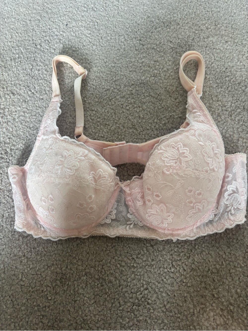 Frederick’s of Hollywood Vintage Water/oil Bra